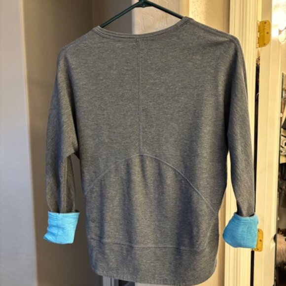 Lululemon Reversable Gray and Blue Crew Neck Sweatshirt, Size 4 - Picture 5 of 5
